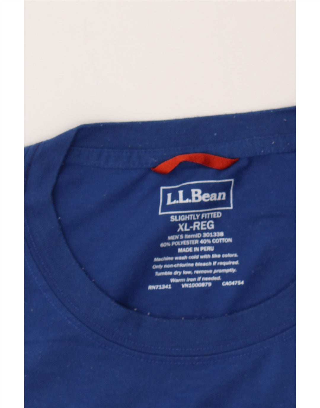 L.L.BEAN Mens Slightly Fitted Graphic T-Shirt Top XL Blue Polyester Vintage L.L.Bean and Second-Hand L.L.Bean from Messina Hembry 
