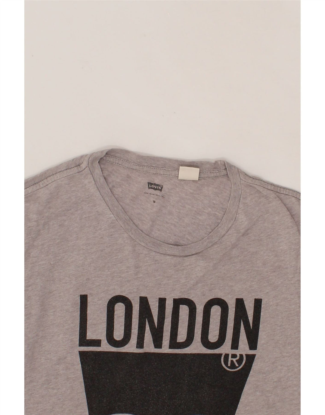 LEVI'S Mens London Graphic T-Shirt Top Medium Grey Cotton Vintage Levi's and Second-Hand Levi's from Messina Hembry 