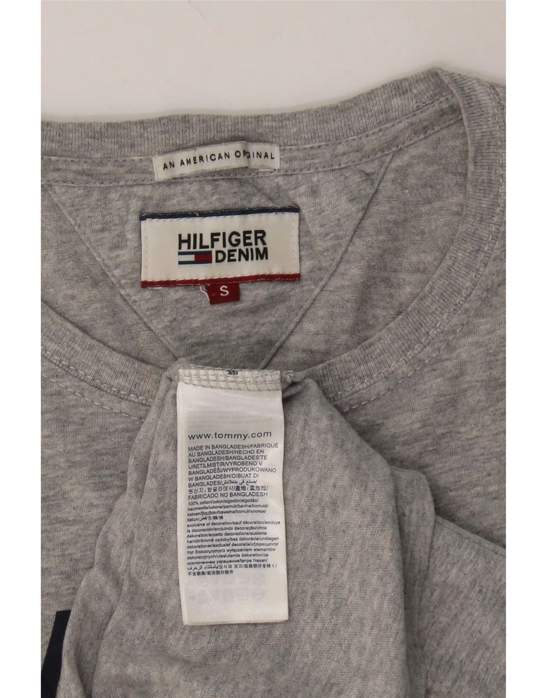 TOMMY HILFIGER Mens Graphic T-Shirt Top Small Grey Cotton Vintage Tommy Hilfiger and Second-Hand Tommy Hilfiger from Messina Hembry 