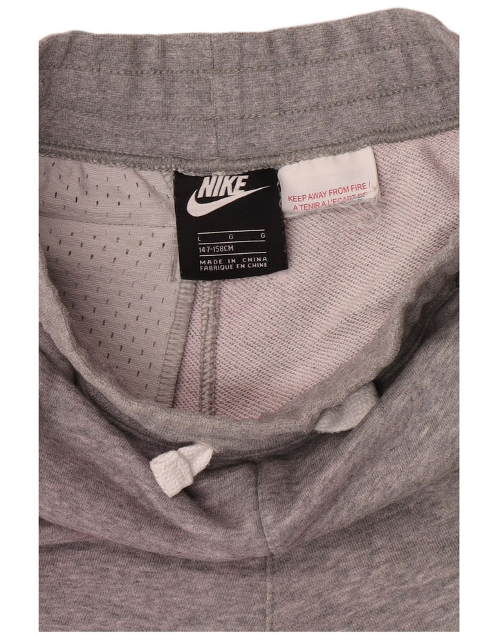 Nike drenge sportsshorts 12-13 år stor grå farveblok