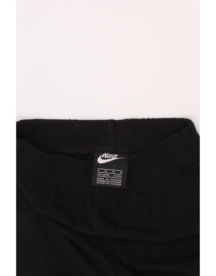 Nike drenge sportsshorts 5-6 år medium sort bomuld