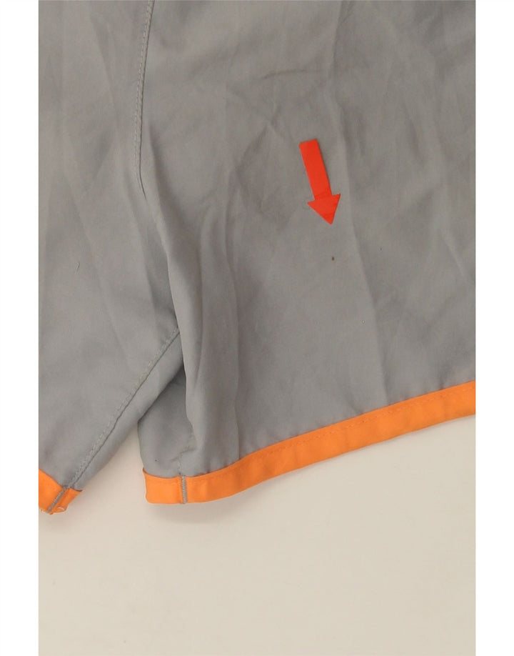NIKE Girls Sport Shorts 7-8 Years Medium Grey Colourblock Polyester Vintage Nike and Second-Hand Nike from Messina Hembry 