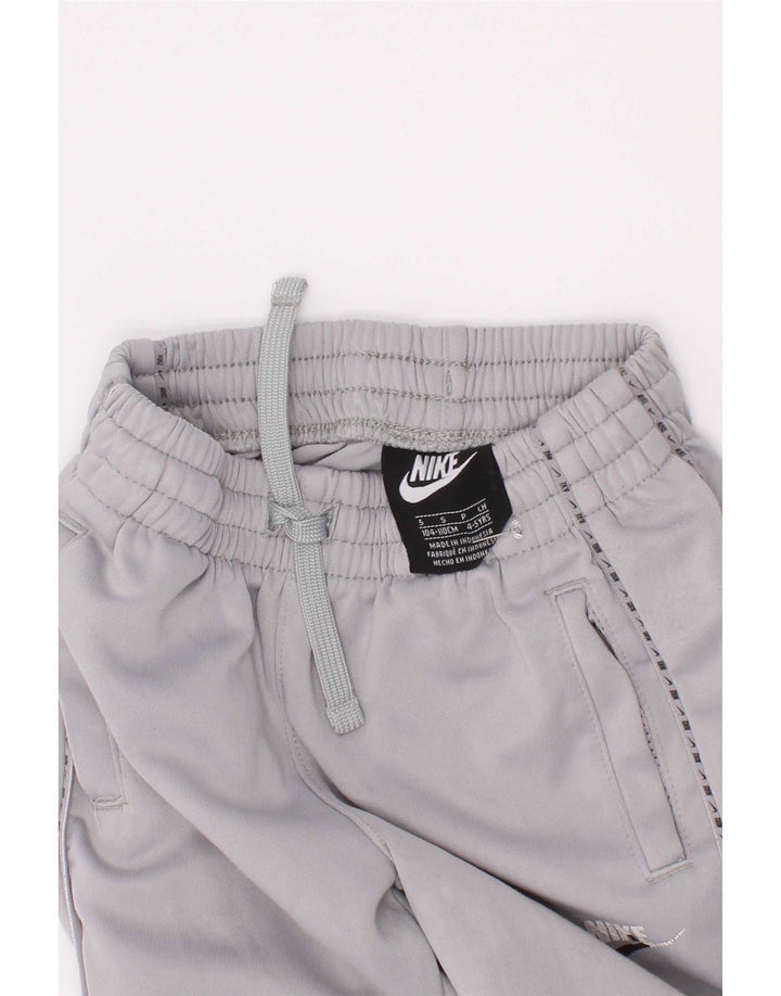Nike Boys Grafisk træningsdragt Bukser Joggers 4-5 år Lille grå polyester