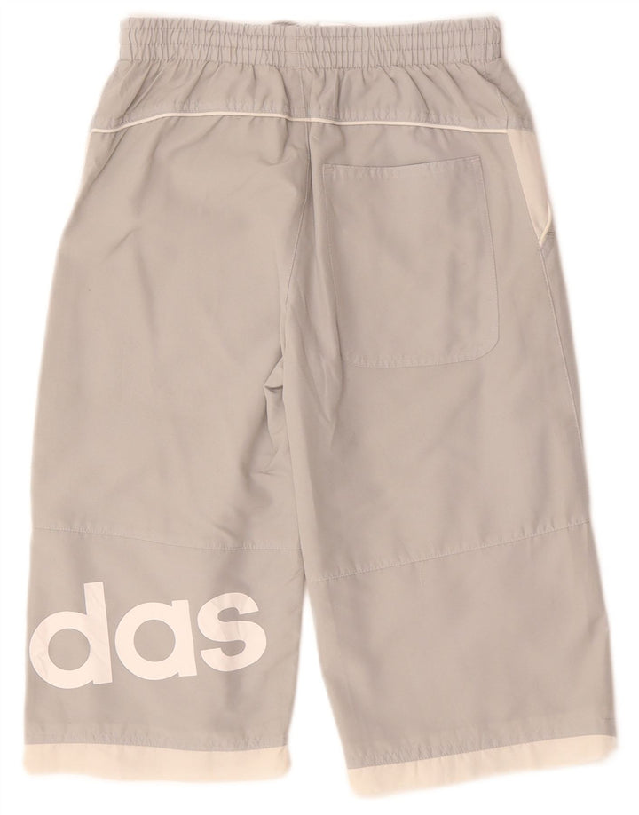 ADIDAS Graphic Bermuda Sportsshorts til drenge 15-16 år Grå farveblok