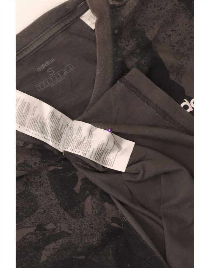 Adidas T-shirt med abstrakt mønster til mænd, lille grå bomuld