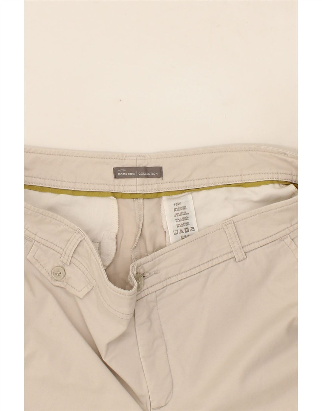 DOCKERS Womens Chino Shorts W32 Large Beige Cotton Vintage Dockers and Second-Hand Dockers from Messina Hembry 