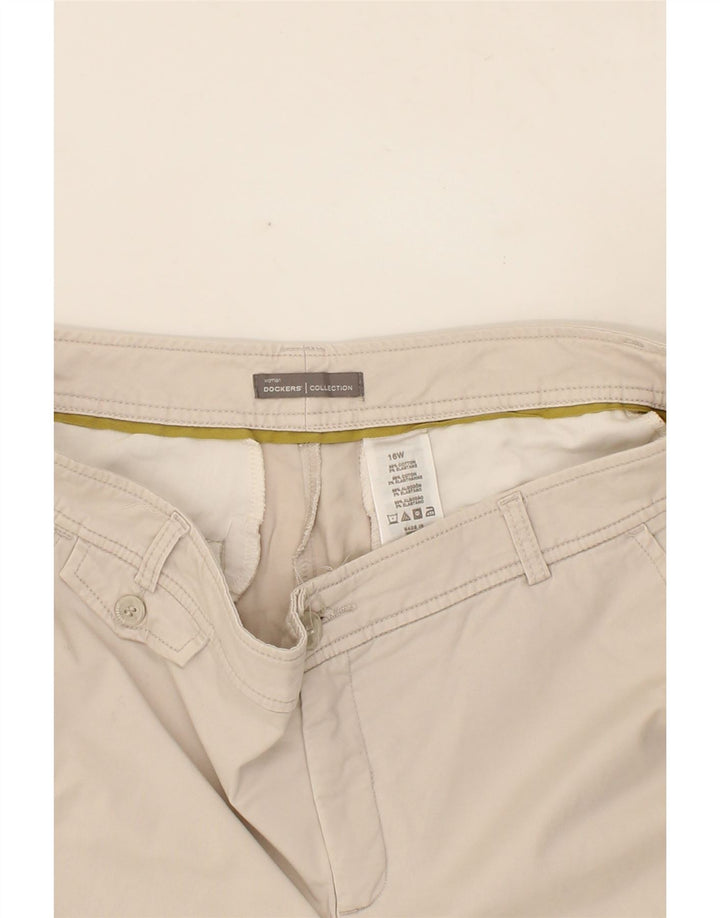 DOCKERS Womens Chino Shorts W32 Large Beige Cotton Vintage Dockers and Second-Hand Dockers from Messina Hembry 