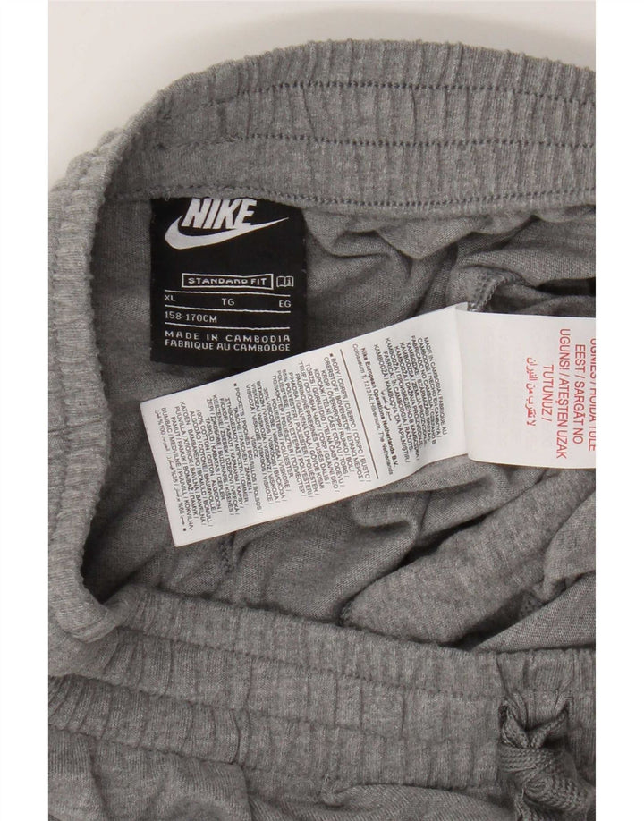 Nike Boys Standard Fit sportsshorts 13-14 år XL Grå polyester