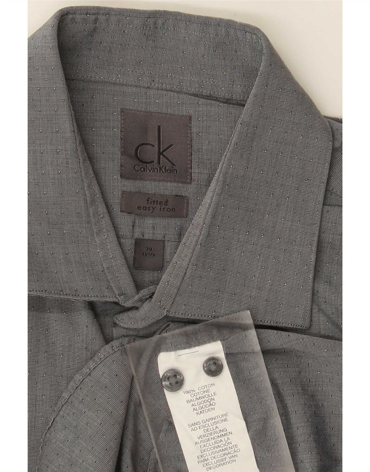 Calvin Klein Herre Fitted Shirt Størrelse 39 15 1/2 Medium Grey Spotted Bomuld