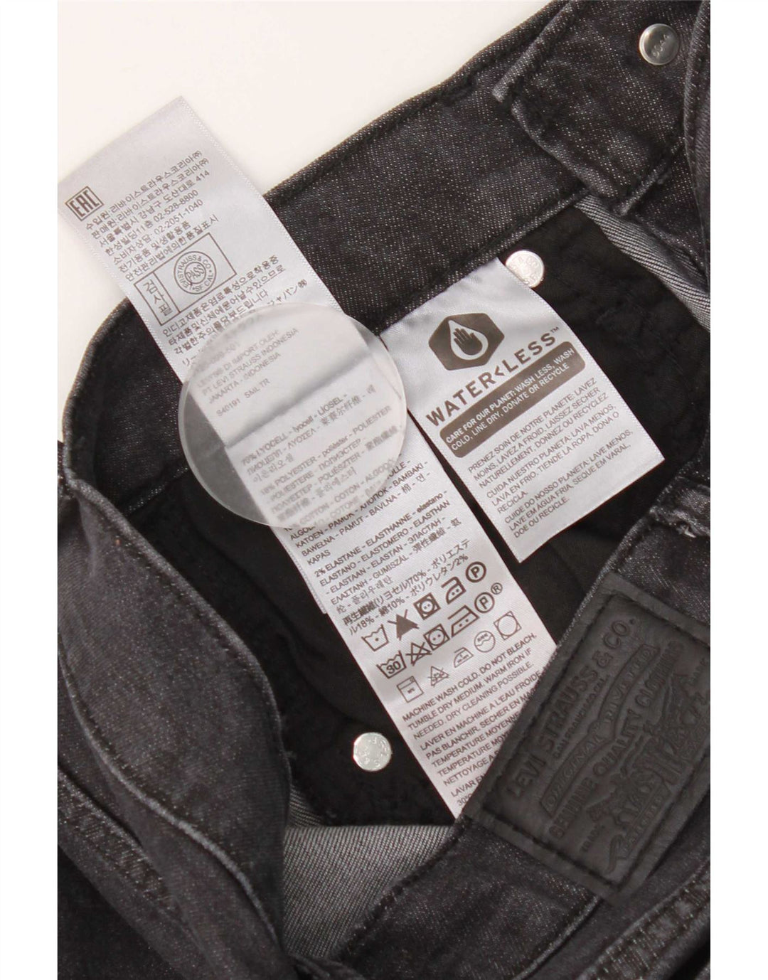 Levi's Womens 724 Højtaljede lige jeans W26 L32 Sort Lyocell