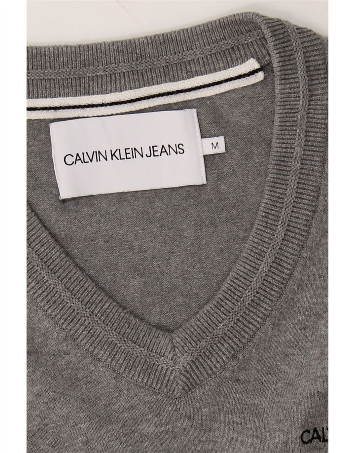 CALVIN KLEIN JEANS Mens V-Neck Jumper Sweater Medium Grey Cotton Vintage Calvin Klein Jeans and Second-Hand Calvin Klein Jeans from Messina Hembry 