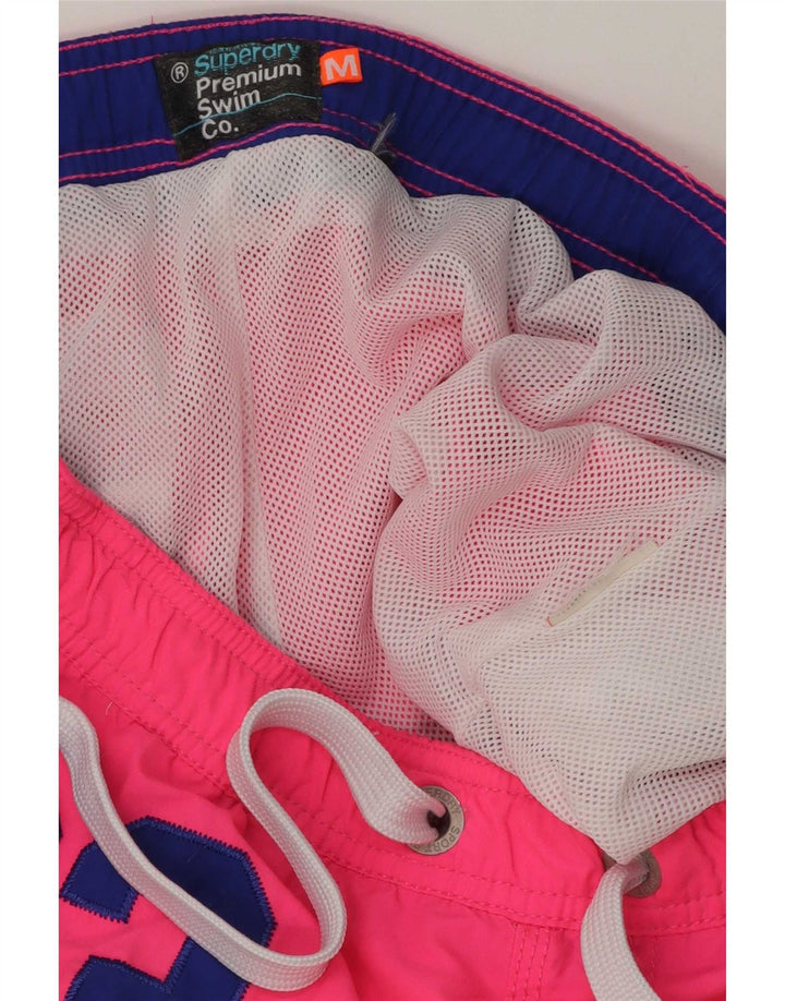 Superdry grafiske badeshorts til mænd Medium Pink