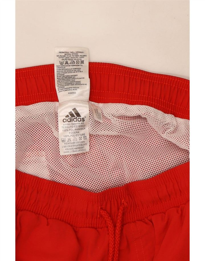 Adidas grafiske badeshorts til mænd, medium rød polyester