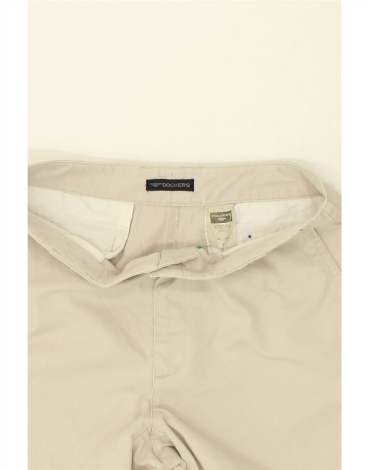 DOCKERS Womens Chino Shorts US 6 Medium W30 Beige Cotton Vintage Dockers and Second-Hand Dockers from Messina Hembry 