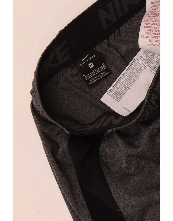 Nike Dri Fit Sportsshorts til drenge 11-12 år Medium Grå Colourblock