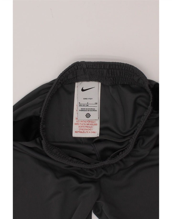 Nike Dri Fit Sportsshorts til drenge 8-9 år Small Grey Colourblock Polyester