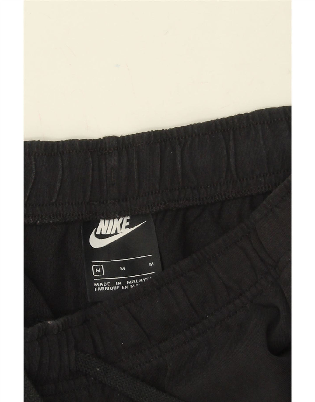 NIKE Mens Sport Shorts Medium Black Vintage Nike and Second-Hand Nike from Messina Hembry 