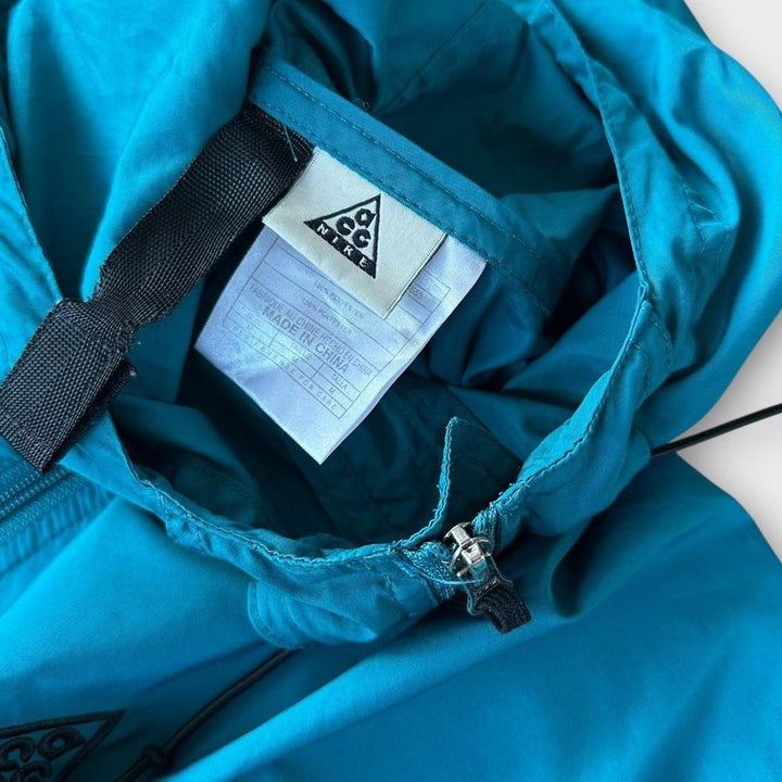 Nike ACG pakbar jakke - medium (passer som en stor)