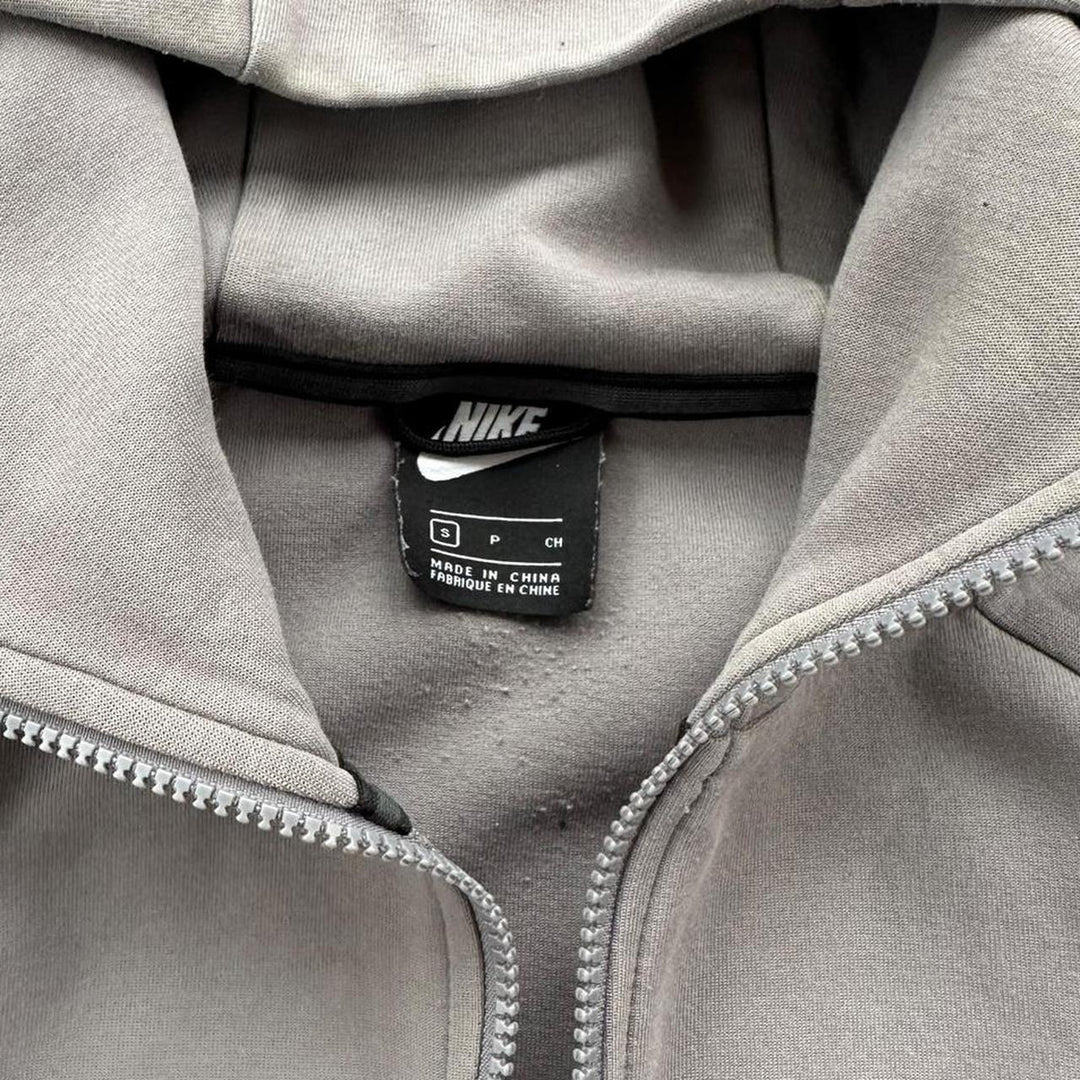 Nike tech style hættetrøje - lille