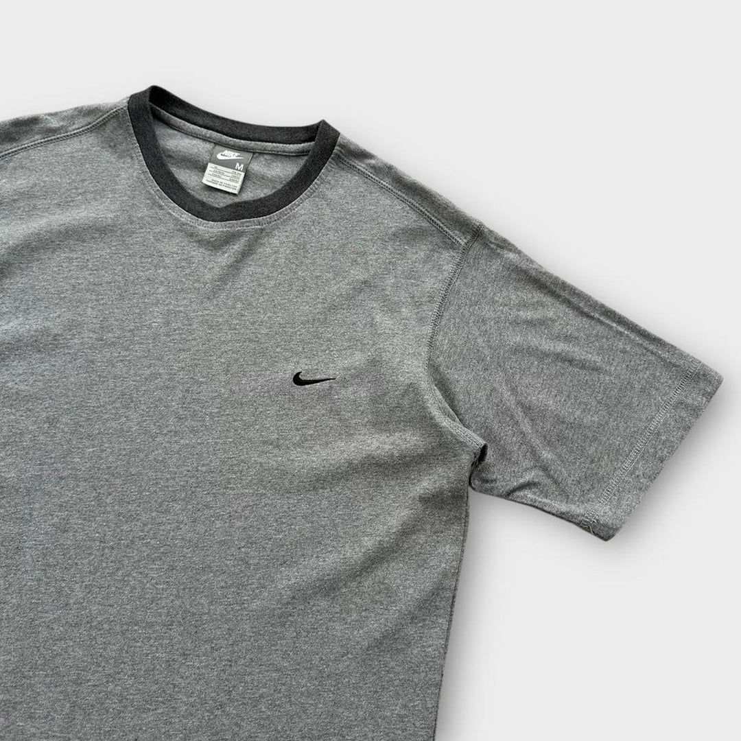 Vintage Nike t-shirt - medium