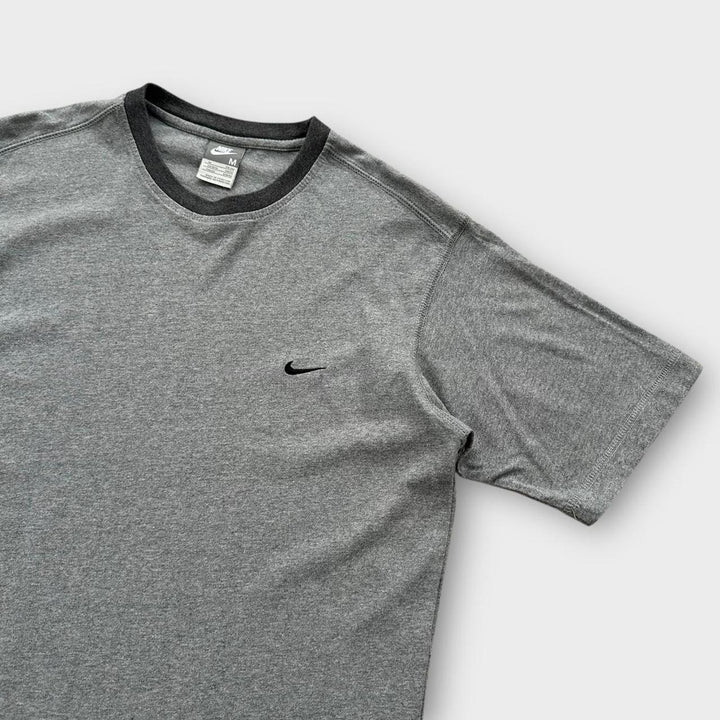 Vintage Nike t-shirt - medium