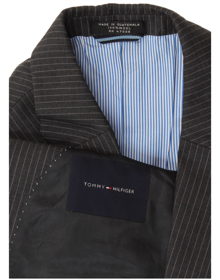 Tommy Hilfiger Herre 2-knaps blazerjakke UK 40 Stor grå nålestribet uld