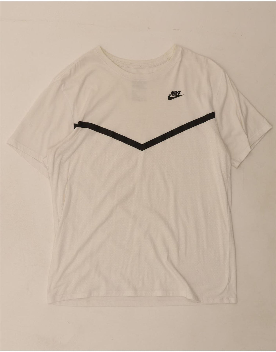 NIKE Mens Athletic Cut T-Shirt Top Large White Vintage Nike and Second-Hand Nike from Messina Hembry 