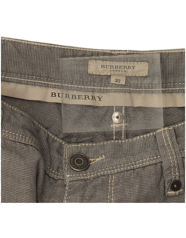 Burberry Lige Chinobukser til mænd W32 L34 Grå