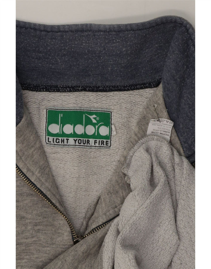 Diadora Herre grafisk sweatshirt med lynlåshals, stor grå farveblok