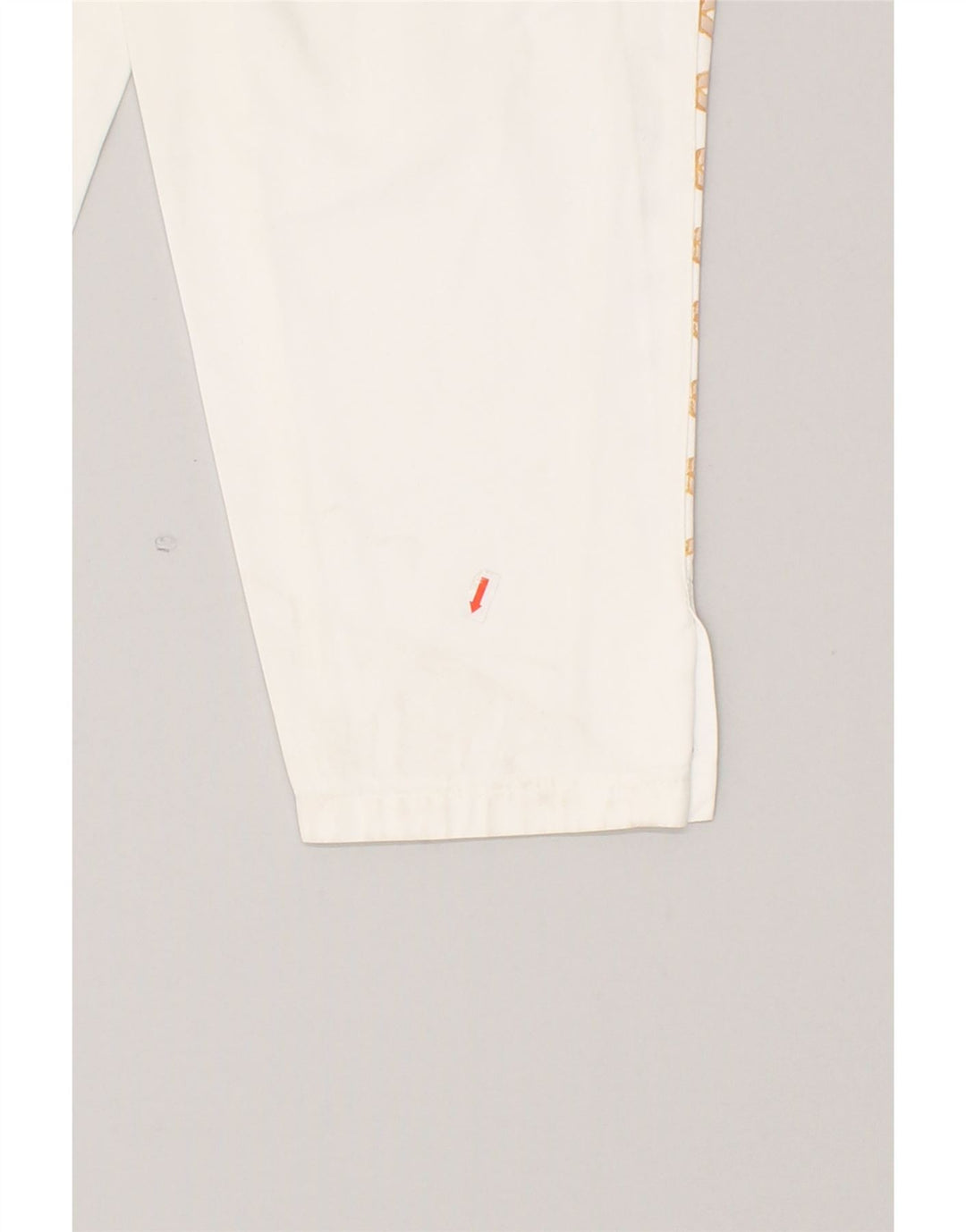 BERRI Womens Tapered Capri Trousers IT 42 Medium W30 L26 White Vintage Berri and Second-Hand Berri from Messina Hembry 