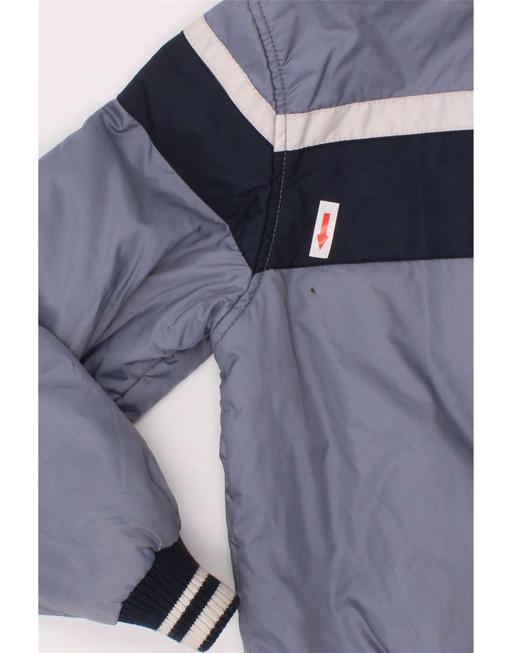 Benetton Boys grafisk polstret jakke 7-8 år Medium Blue Colourblock