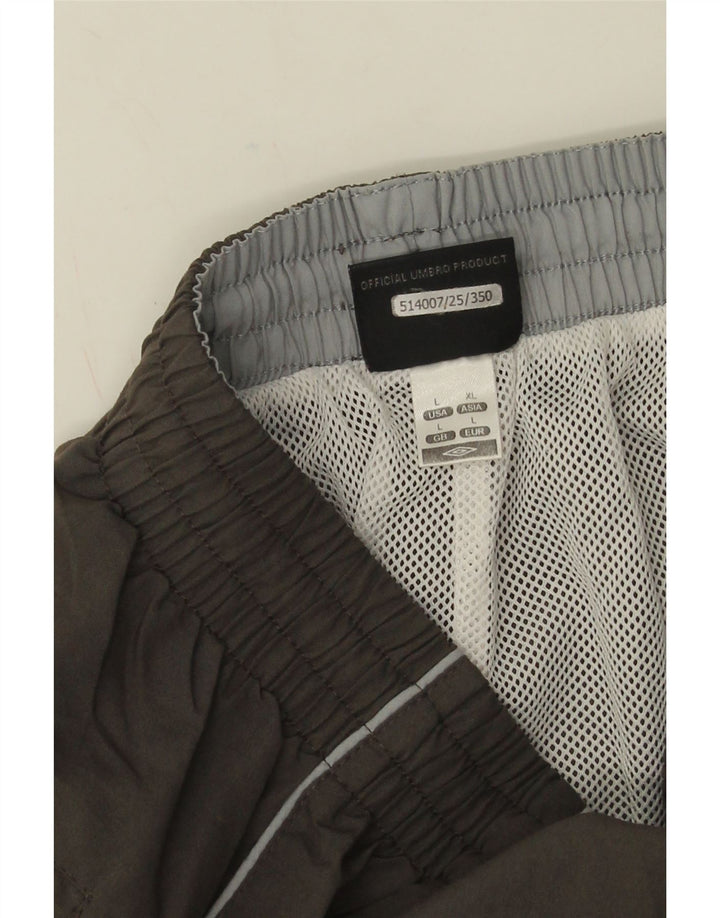 Umbro Herre Graphic Bermuda Sport Shorts Large Grå Polyester