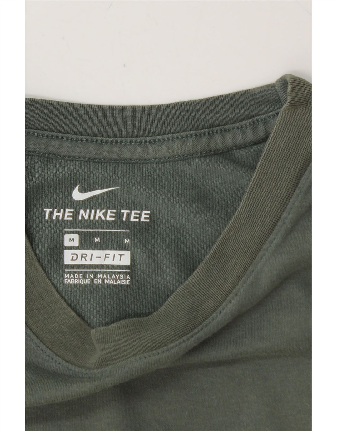 NIKE Mens Dri Fit Graphic T-Shirt Top Medium Green Vintage Nike and Second-Hand Nike from Messina Hembry 