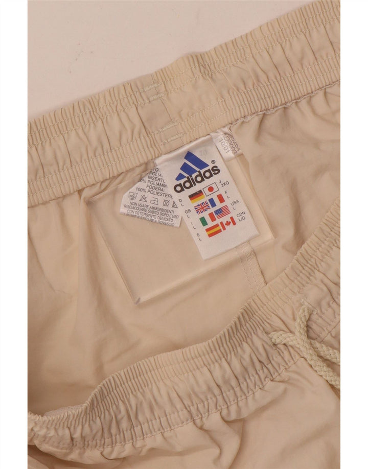 Adidas grafiske sportsshorts til mænd, store råhvide polyester