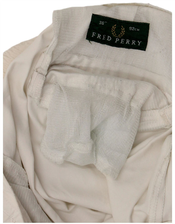 FRED PERRY Herre Pegged Chino Shorts W36 Large White