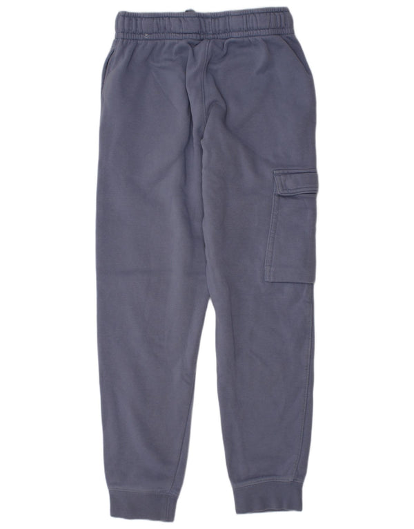 Nike Boys Swoosh Grafisk træningsdragt Bukser Joggers 8-9 år Small Blue