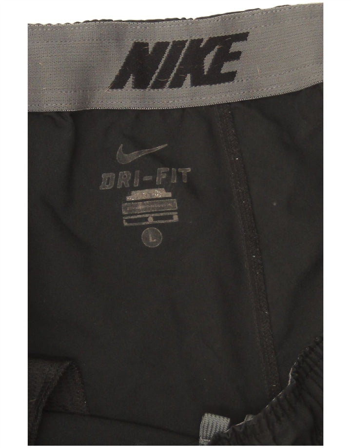 Nike Herre Dri Fit sportsshorts, store sorte polyester