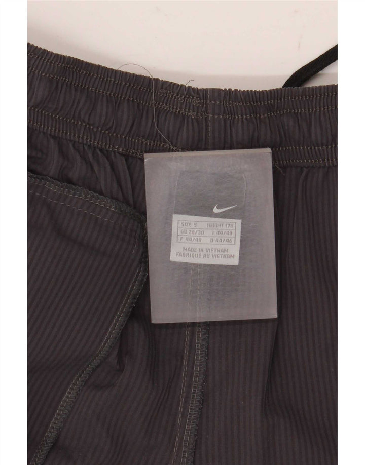 Nike Sportsshorts til mænd, små grå nålestriber