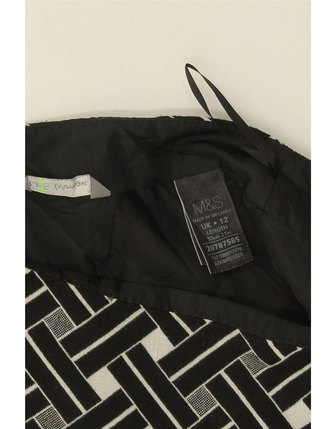 Marks & Spencer lige nederdel til kvinder UK 12 Medium W32 Sort Geometrisk