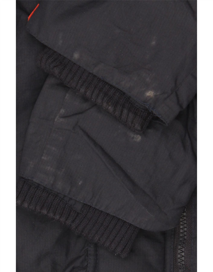 SUPERDRY Herre The Windcheater Grafisk regnjakke UK 40 Large Navy Blue