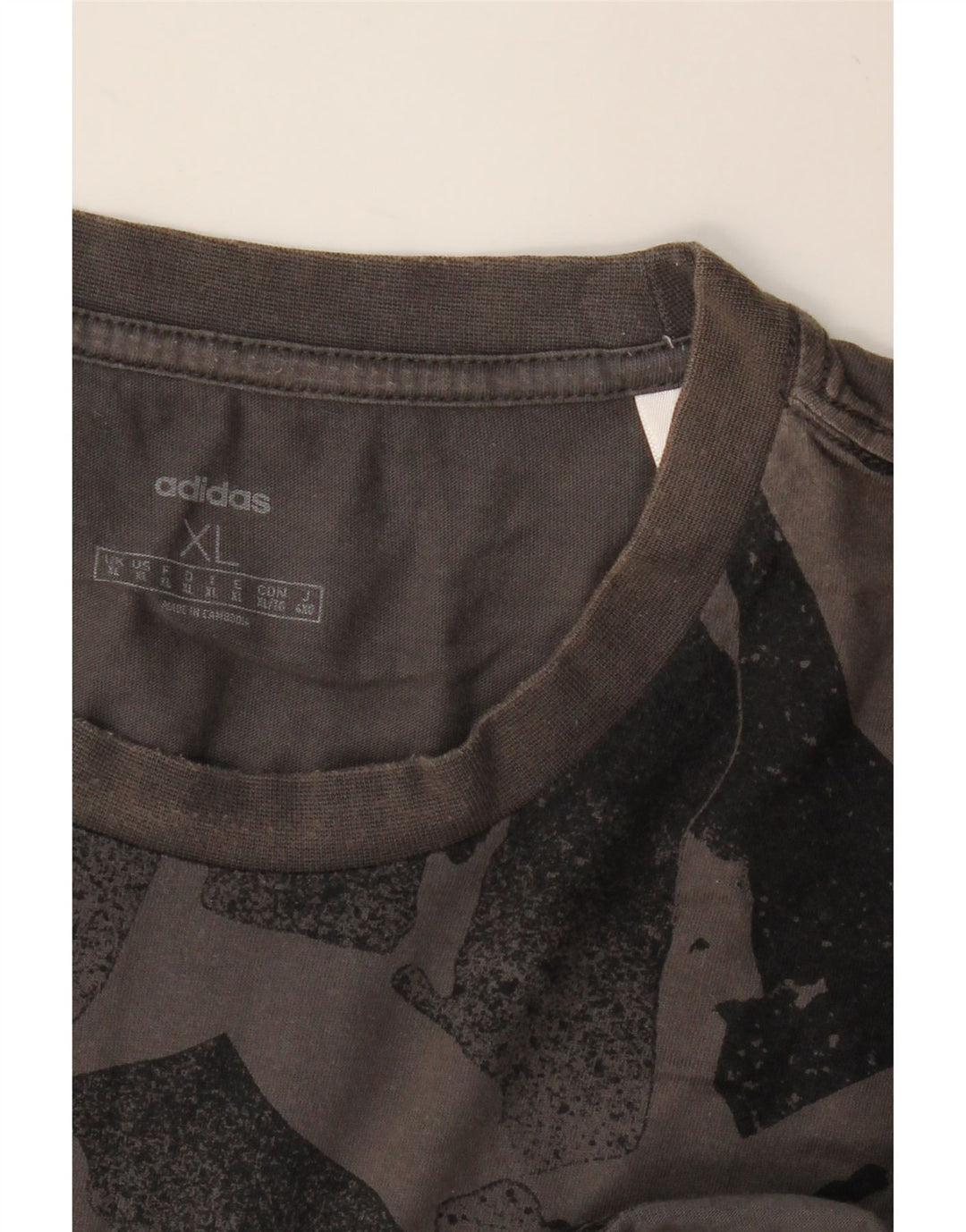 ADIDAS T-shirt med abstrakt mønster til mænd XL Grå