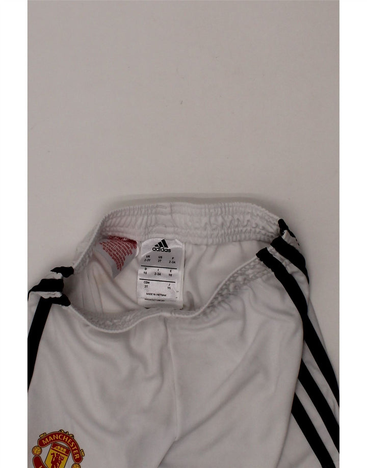 ADIDAS Boys Manchester United Sport Shorts 2-3 Years  White Polyester Vintage Adidas and Second-Hand Adidas from Messina Hembry 