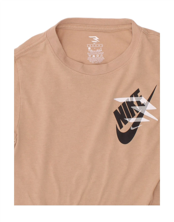 Nike Boys Grafisk T-Shirt Top 8-9 år Lille Beige
