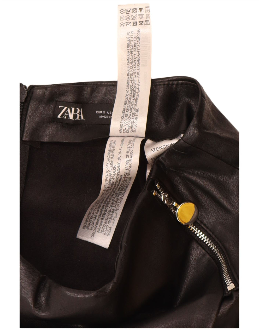 ZARA Casual Shorts i imiteret læder til kvinder Small W26 sort polyurethan